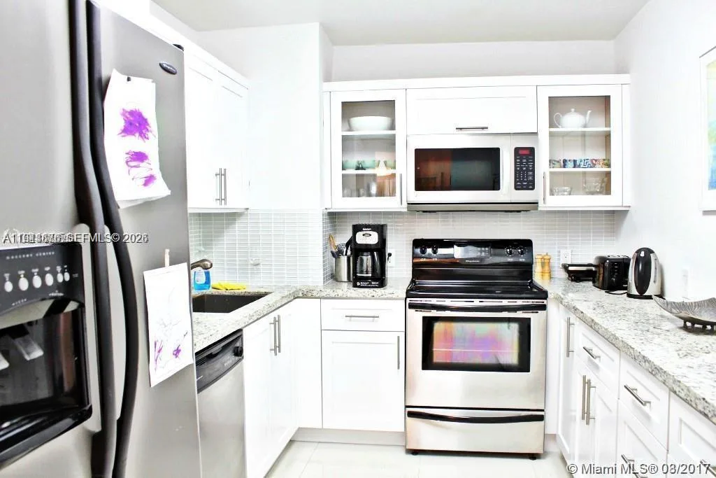 100 Bayview # 514, Sunny Isles Beach, FL 33160 photo 4