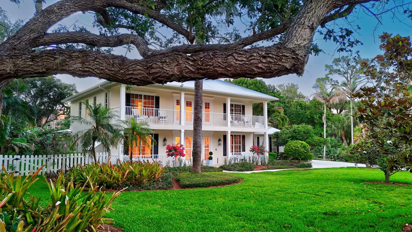 2 Castle Hill Way, Sewalls Point, FL 34996