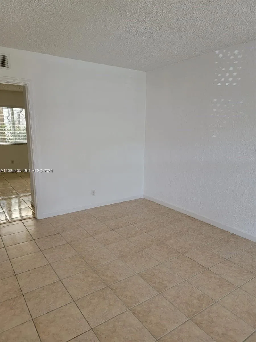2660 NE 8th Ave # 107, Wilton Manors, FL 33334 photo 4