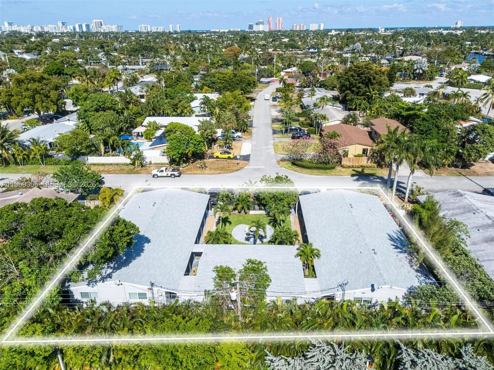 2201 NE 14th Ave, Wilton Manors, FL 33305