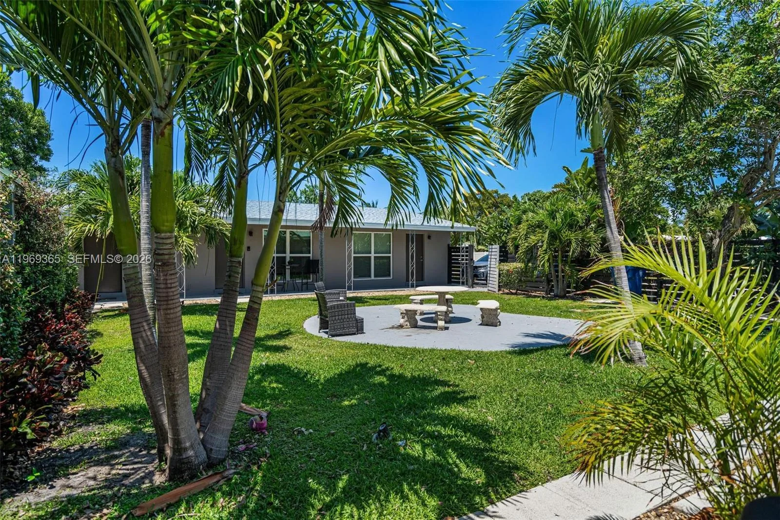 2201 NE 14th Ave, Wilton Manors, FL 33305 photo 12
