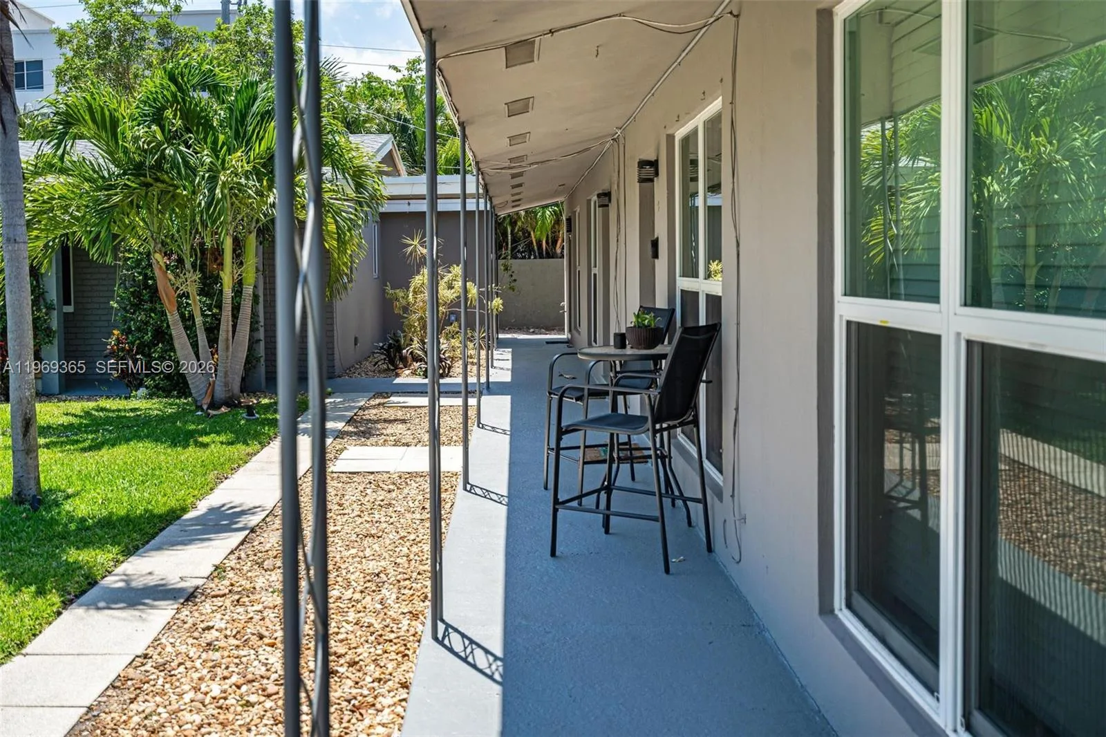 2201 NE 14th Ave, Wilton Manors, FL 33305 photo 2