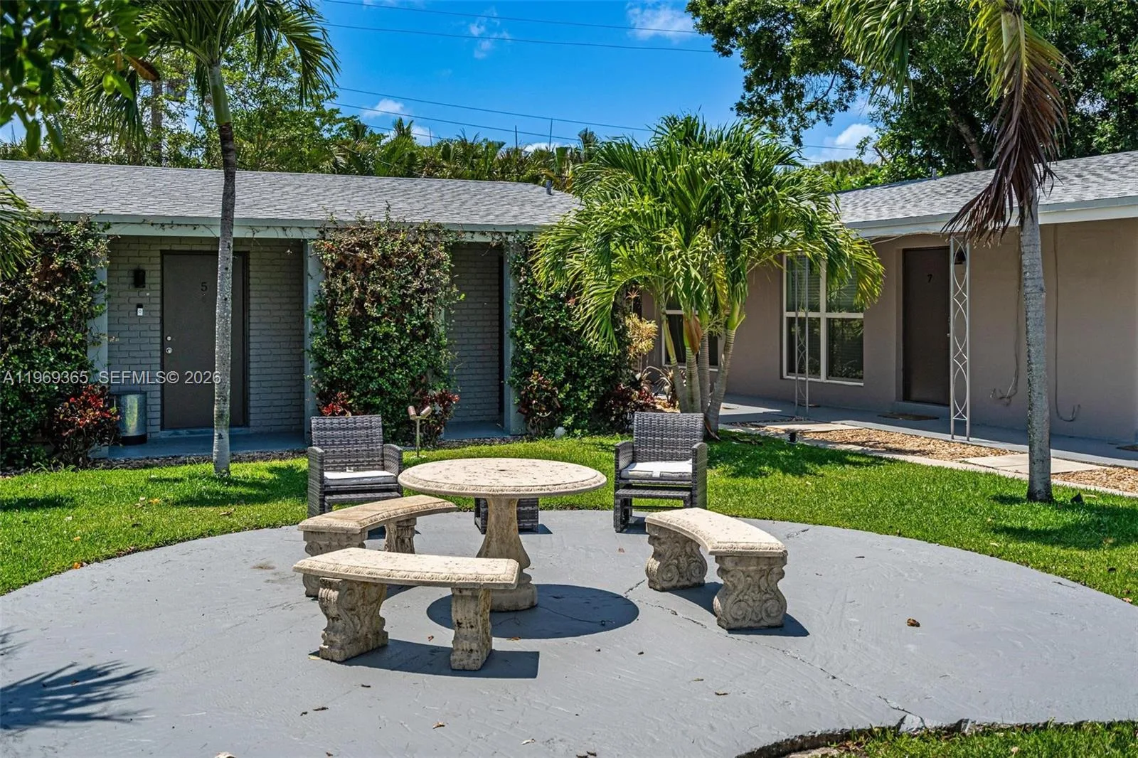 2201 NE 14th Ave, Wilton Manors, FL 33305 photo 9