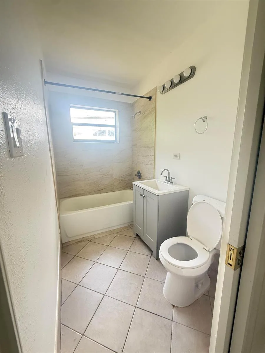 3530 NW 1ST Court NW, Fort Lauderdale, FL 33311 photo 6