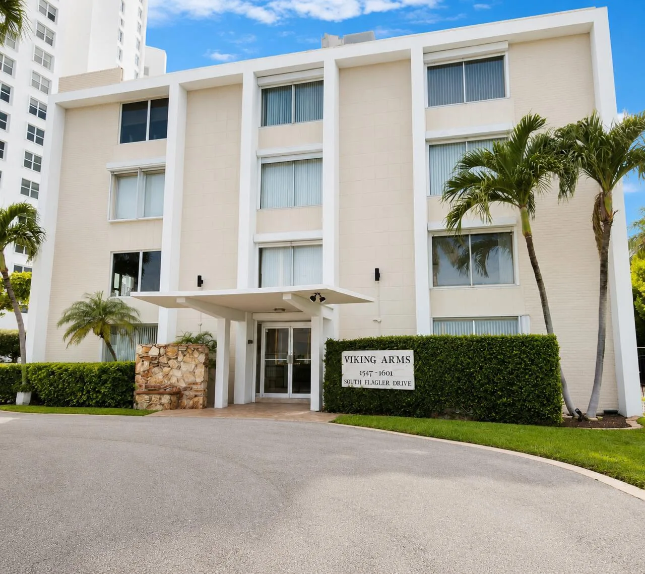 1527 S Flagler Drive # 203F, West Palm Beach, FL 33401