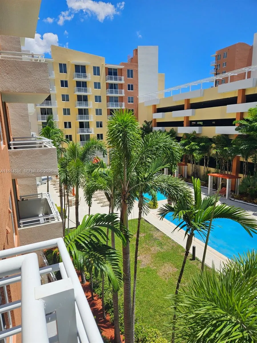 2775 NE NE 187th ST # 323, Aventura, FL 33180