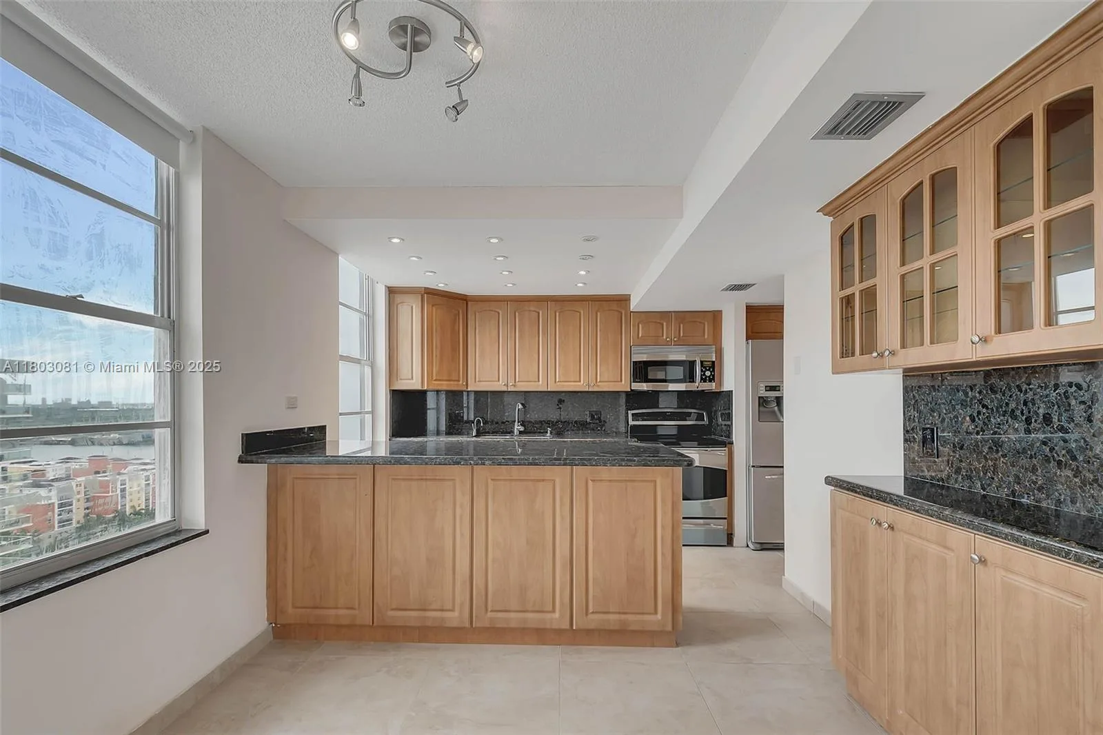 231 174th St # 2312, Sunny Isles Beach, FL 33160 photo 2