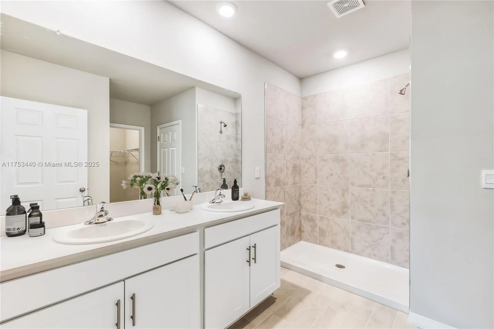2045 WANDA AVE N, Lehigh Acres, FL 33971 photo 5