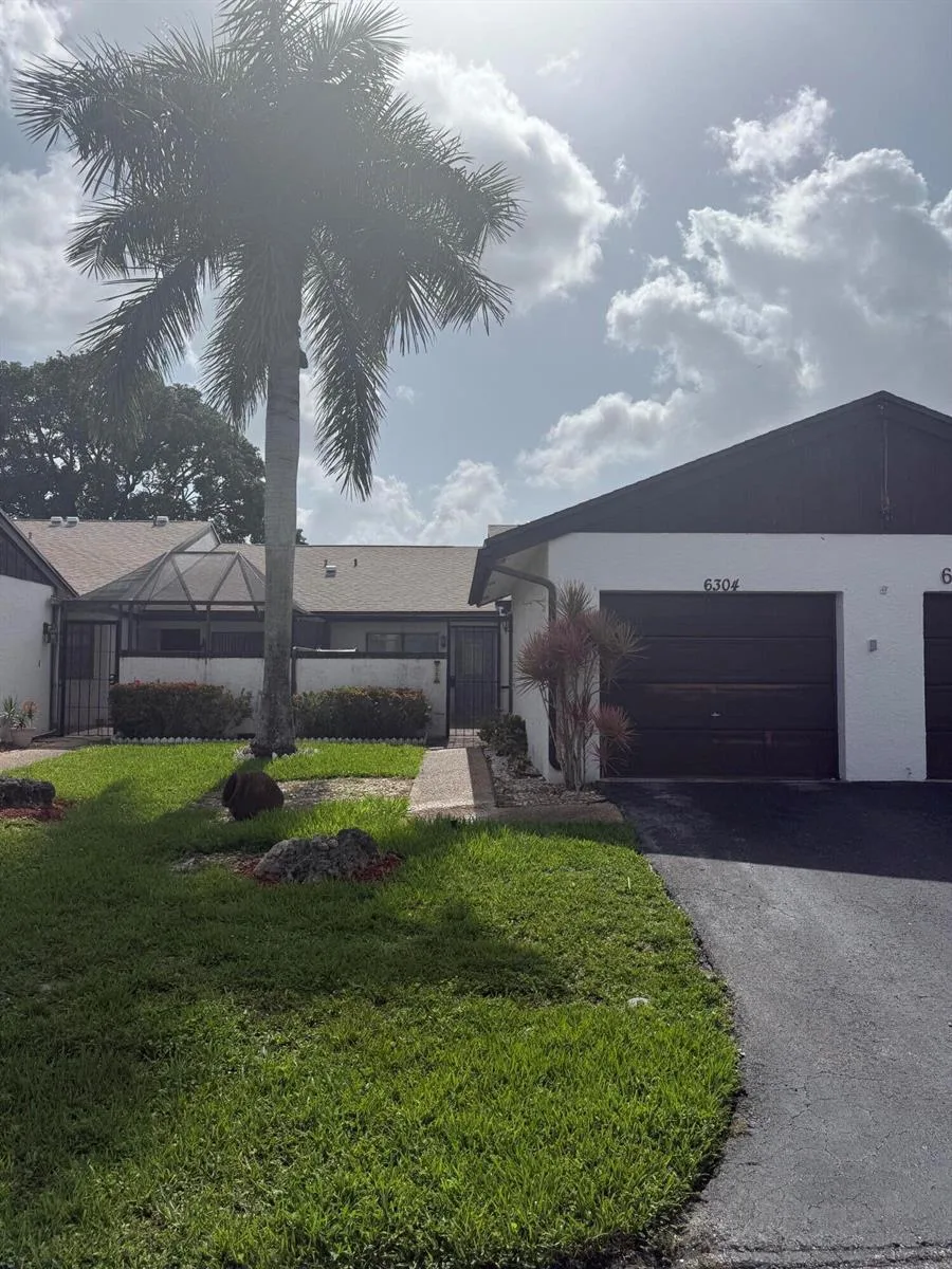 6304 Wedgewood Terrace # B8, Tamarac, FL 33321