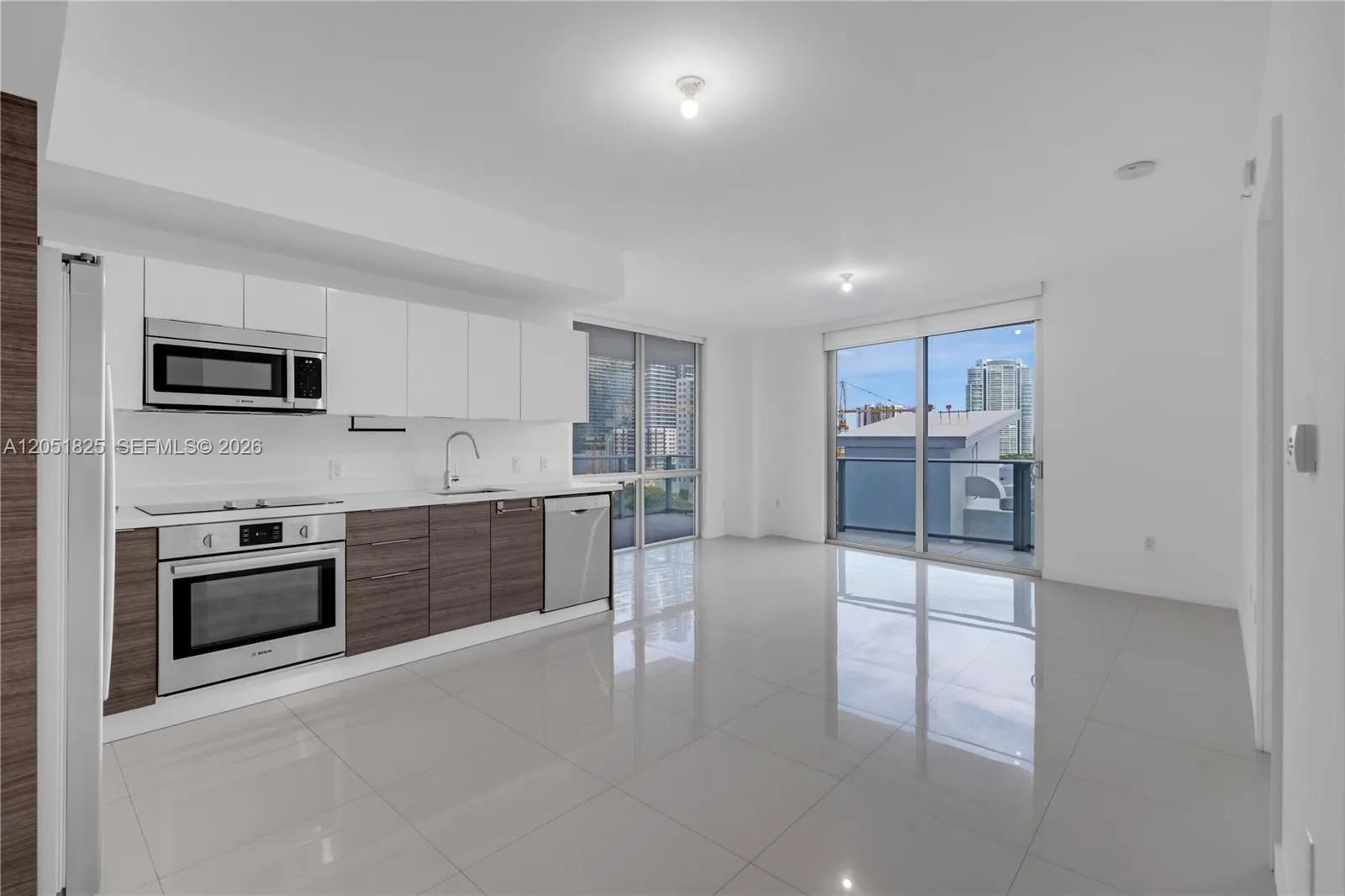 1010 SW 2nd Ave # 1003, Miami, FL 33130 photo 2