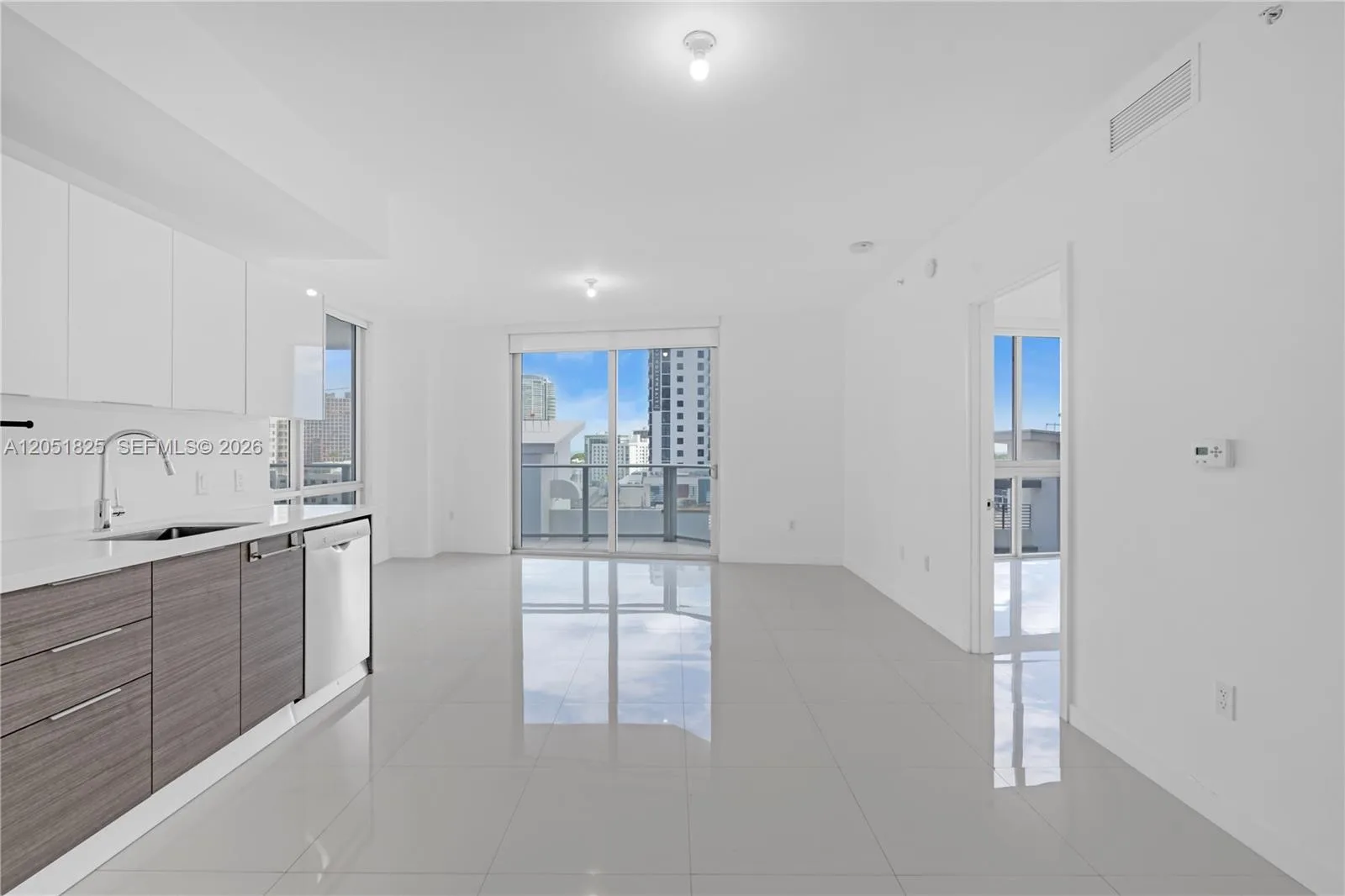 1010 SW 2nd Ave # 1003, Miami, FL 33130 photo 3
