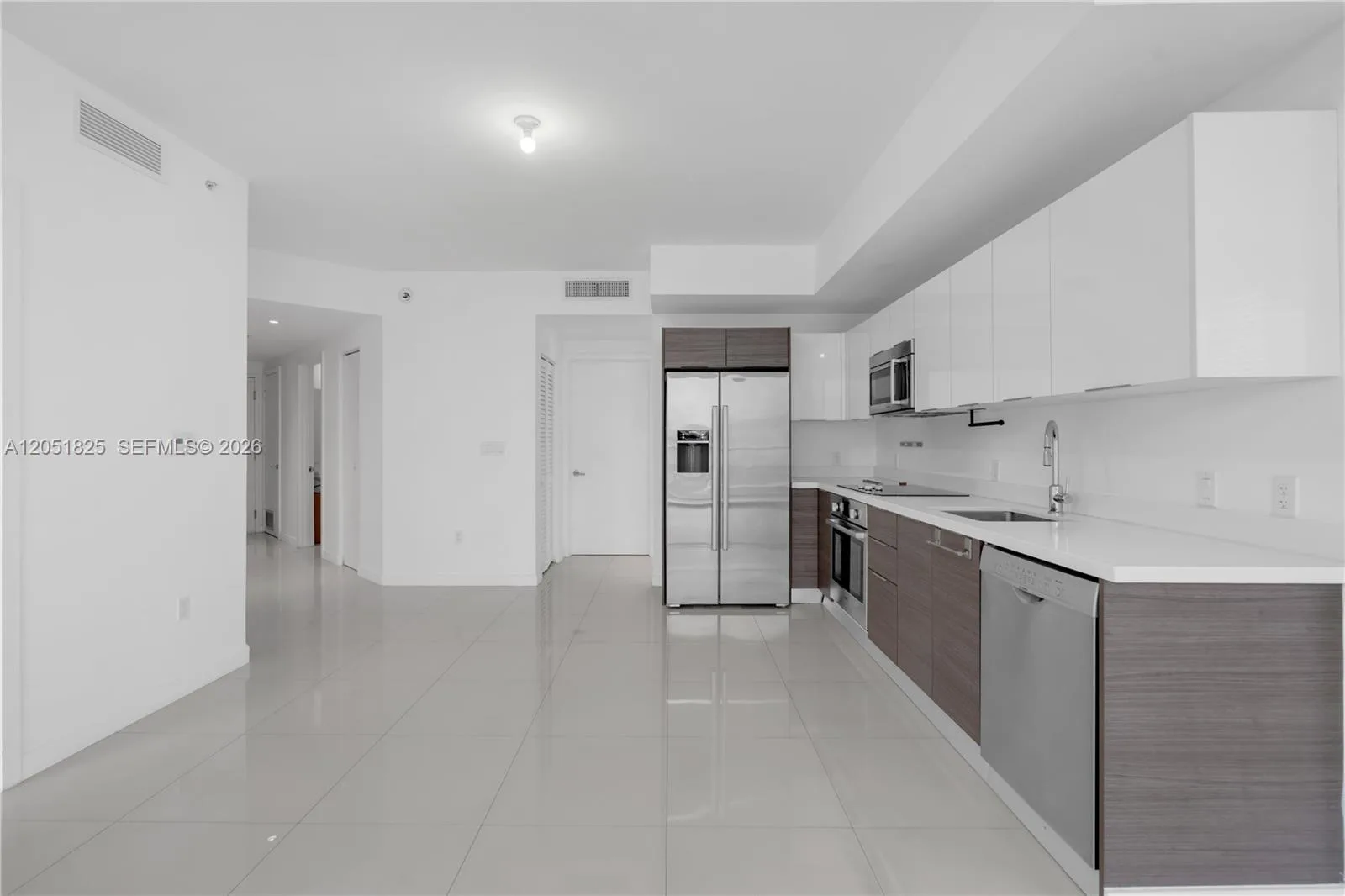 1010 SW 2nd Ave # 1003, Miami, FL 33130 photo 5