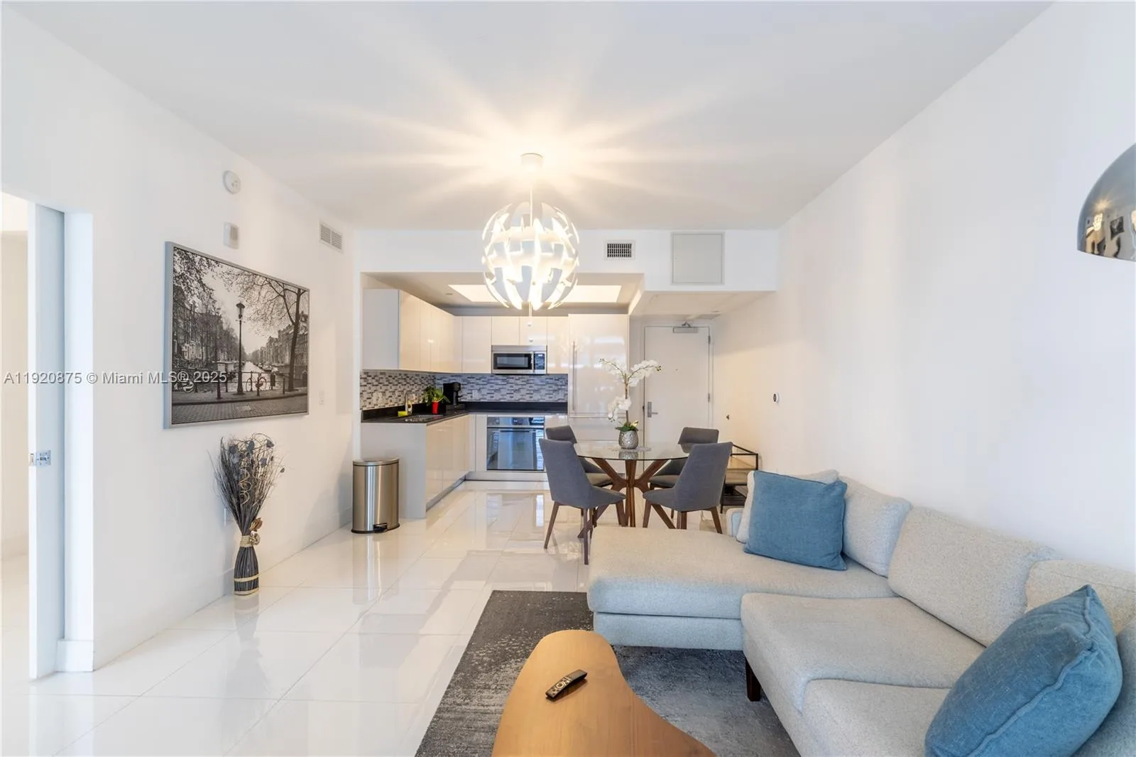 1010 Brickell Ave # 4207, Miami, FL 33131