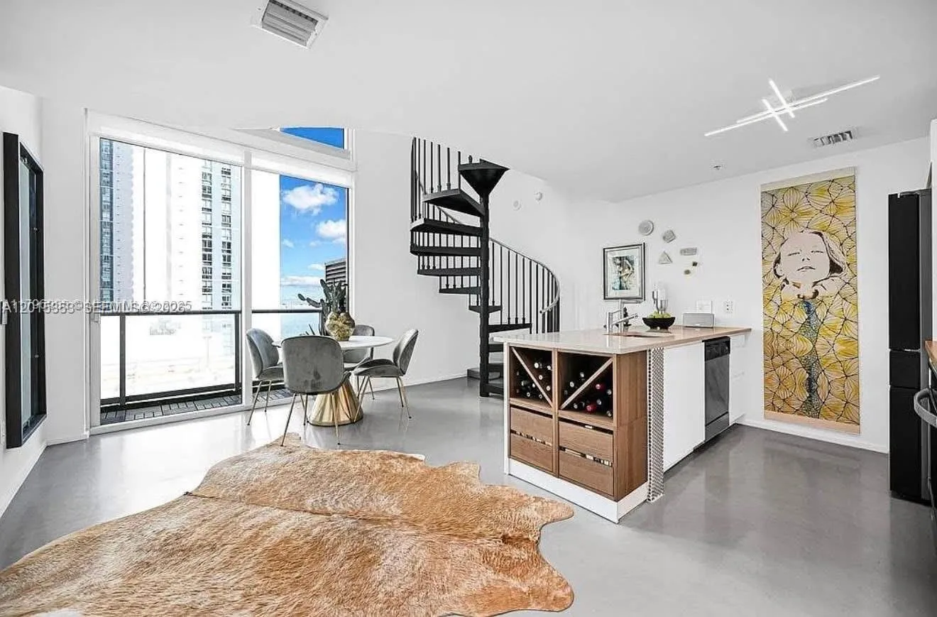 300 S Biscayne Blvd # L-1232, Miami, FL 33131