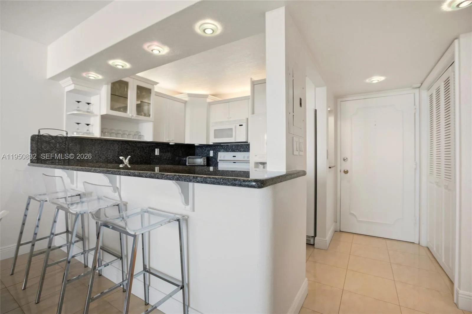 465 Ocean Dr # 1024, Miami Beach, FL 33139 photo 7