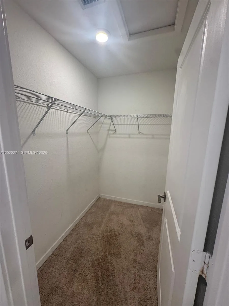 1048 SE 23rd Ter, Homestead, FL 33035 photo 4