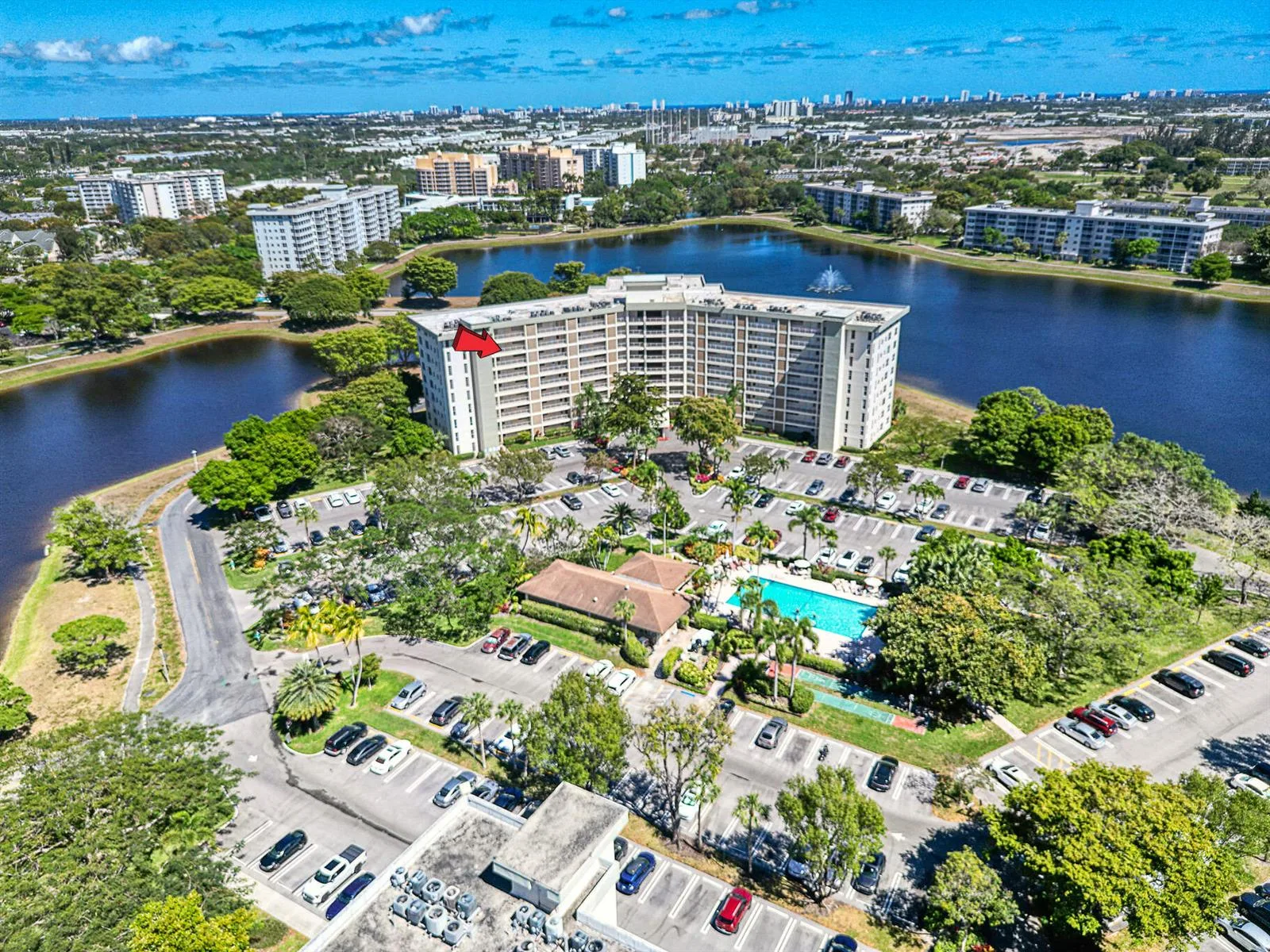 2940 N Course Drive # 811, Pompano Beach, FL 33069