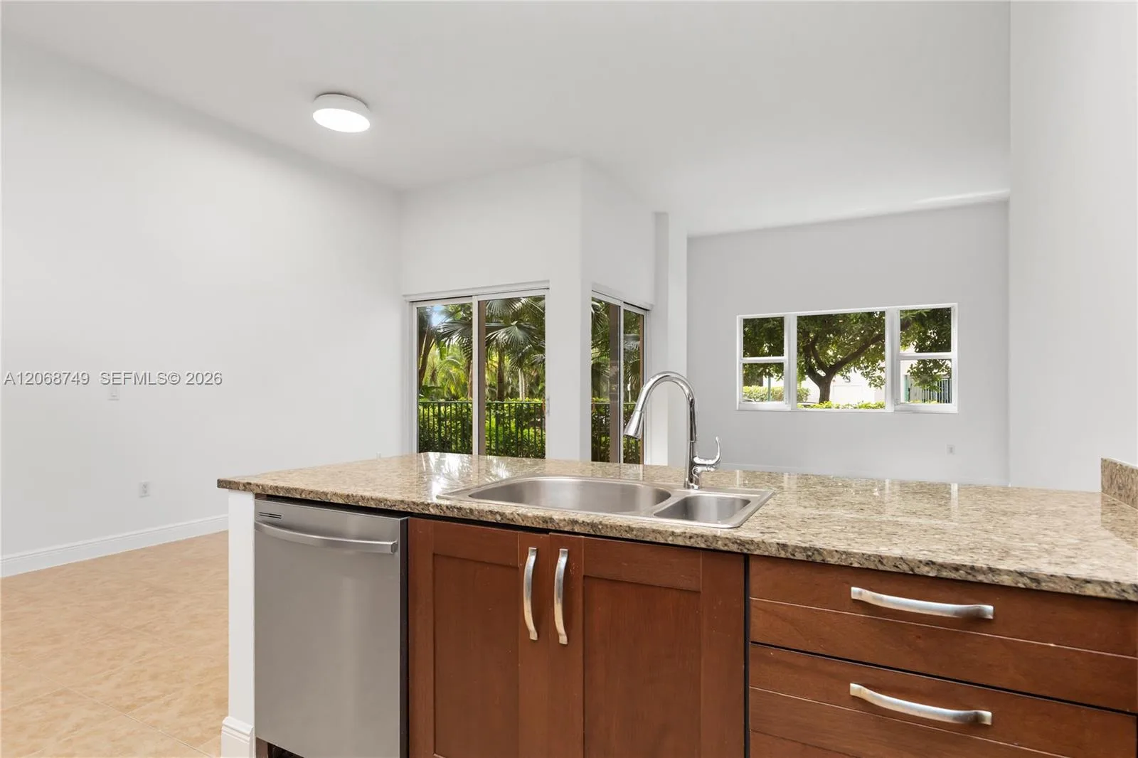 19900 E Country Club Dr # 104, Aventura, FL 33180 photo 3