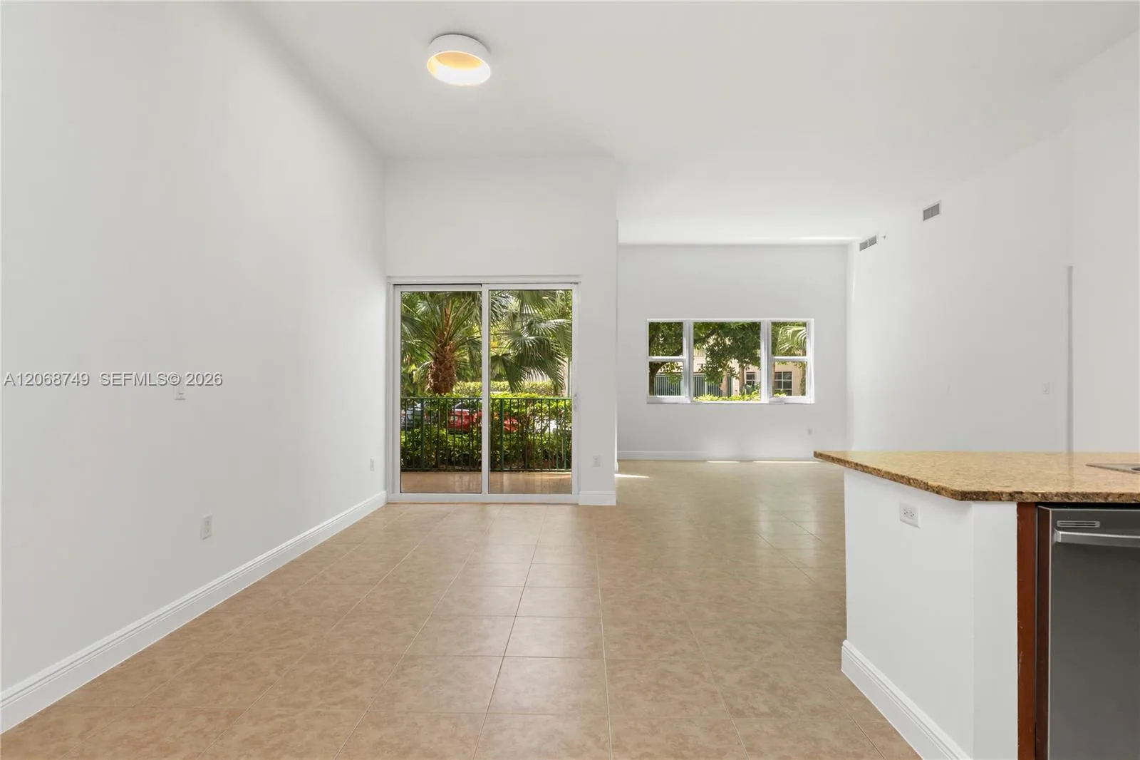 19900 E Country Club Dr # 104, Aventura, FL 33180 photo 7