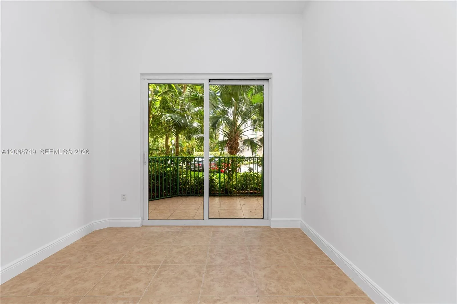 19900 E Country Club Dr # 104, Aventura, FL 33180 photo 8