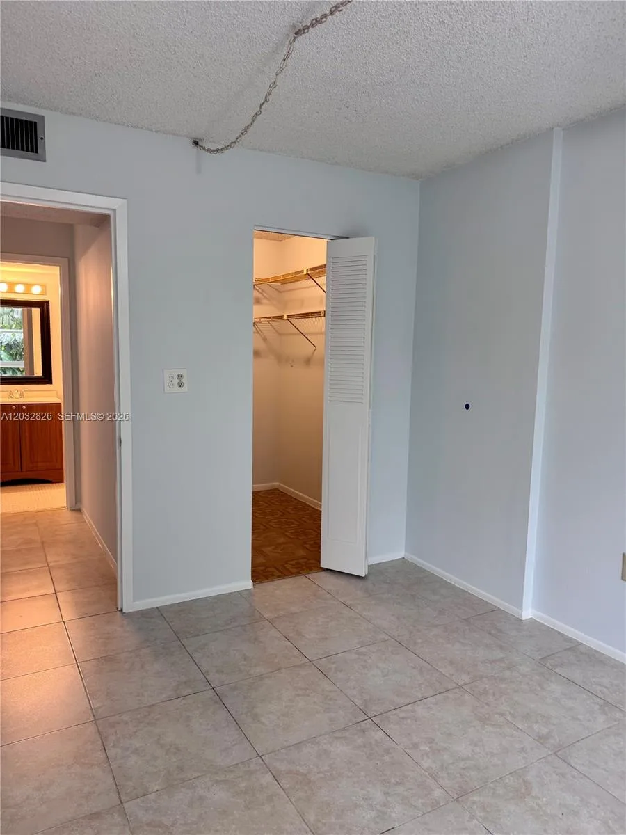 16950 W Dixie Hwy A232 Hwy # 232, North Miami Beach, FL 33160 photo 10