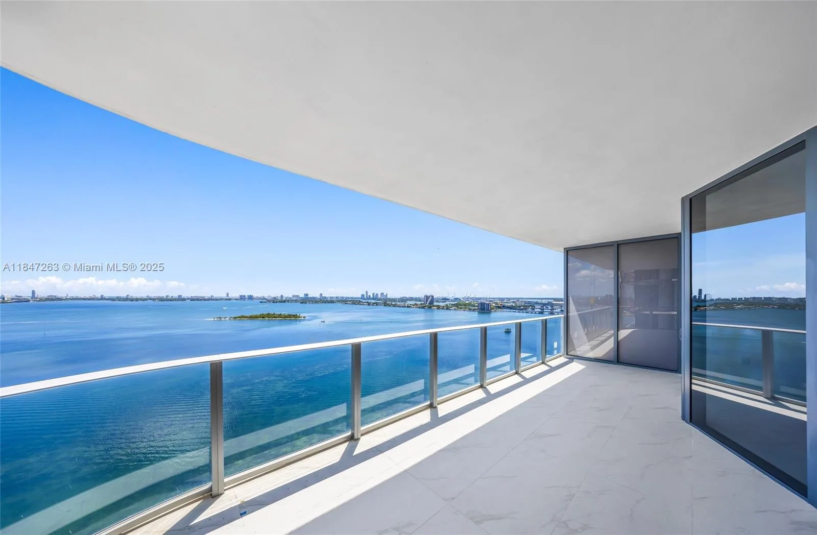 700 NE 24th St # 2101, Miami, FL 33137 photo 2