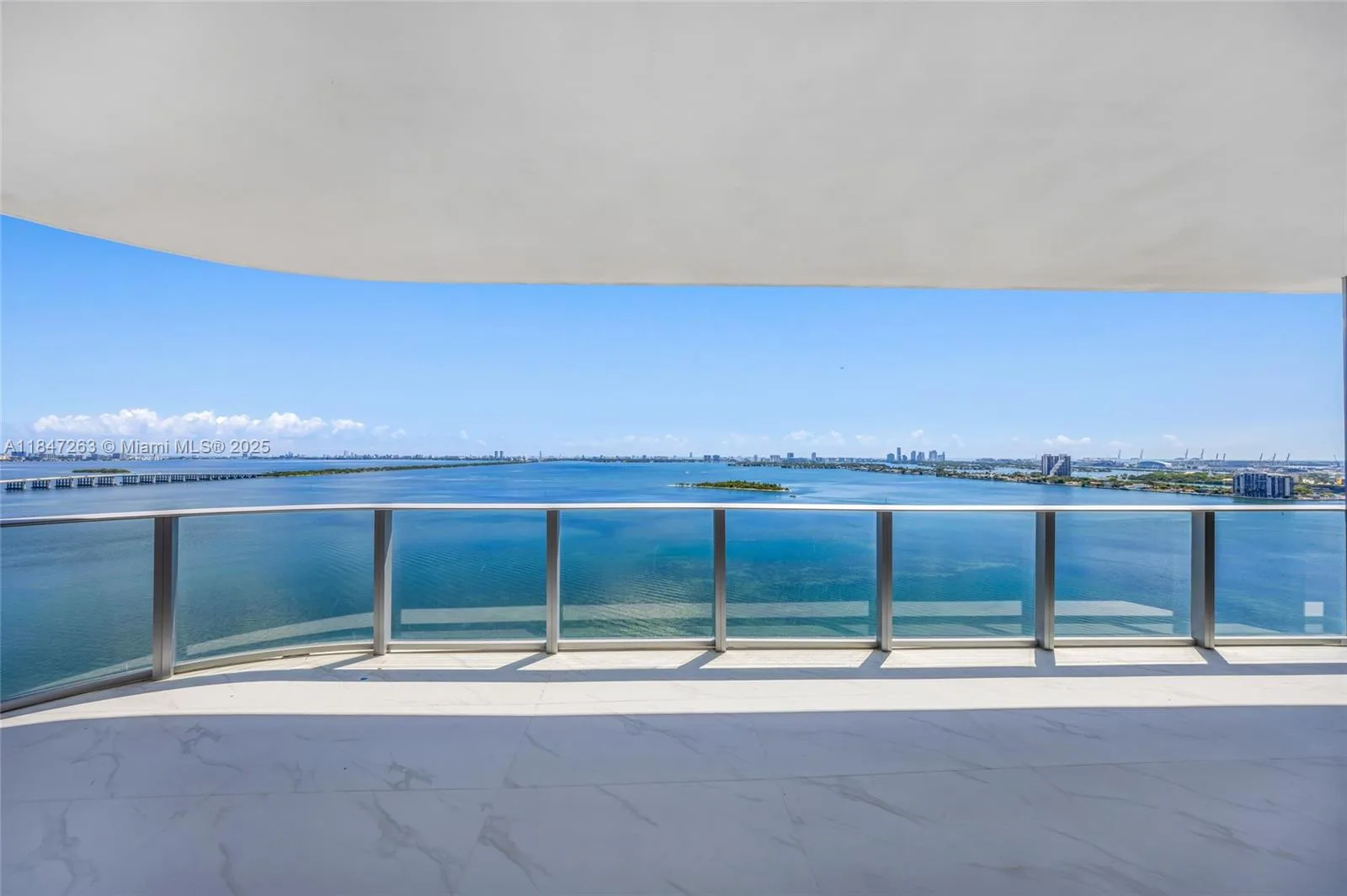 700 NE 24th St # 2101, Miami, FL 33137 photo 3