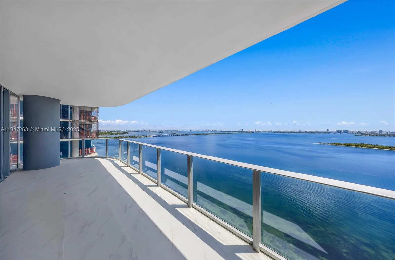 700 NE 24th St # 2101, Miami, FL 33137 photo 4