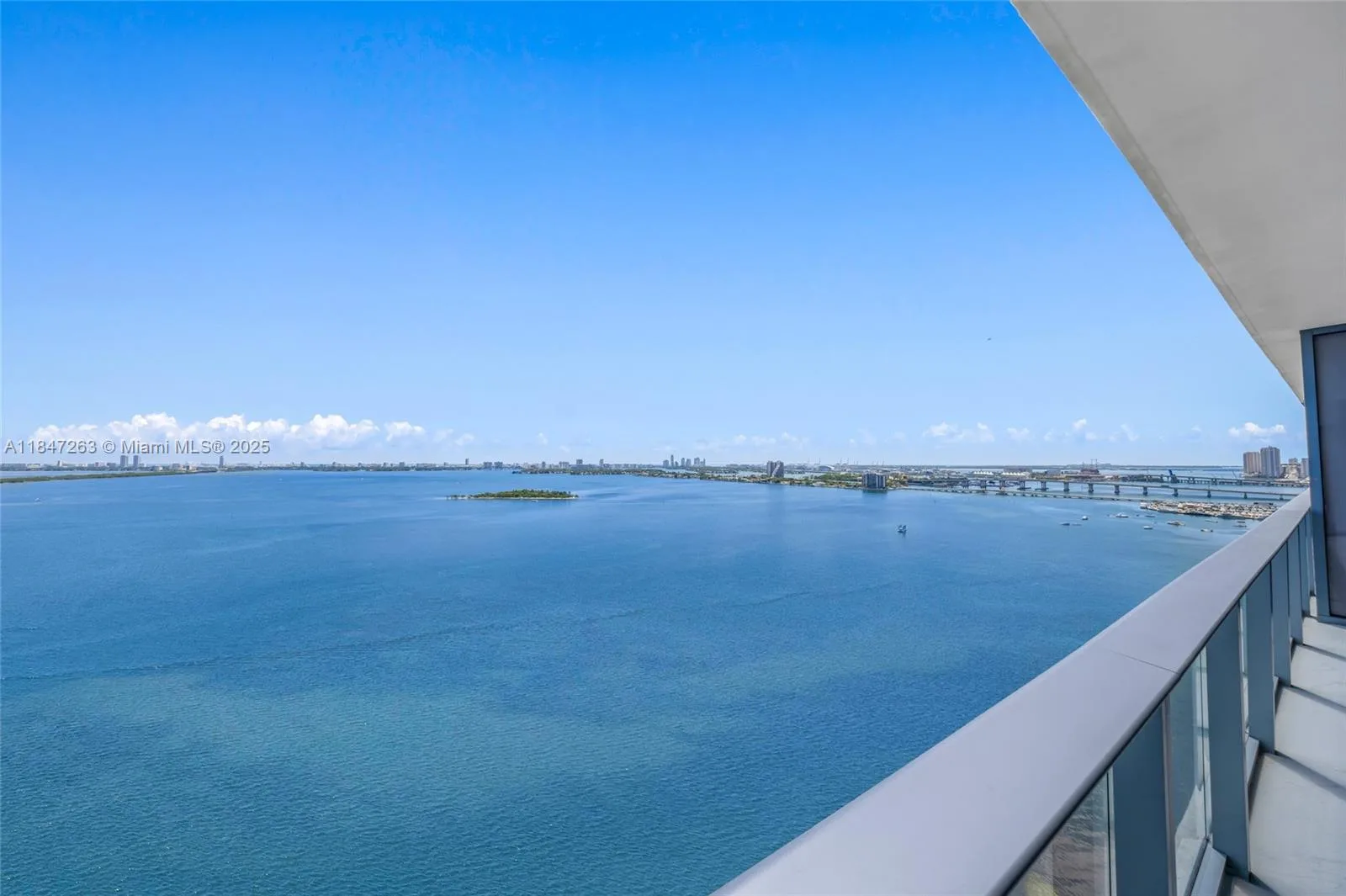 700 NE 24th St # 2101, Miami, FL 33137 photo 5