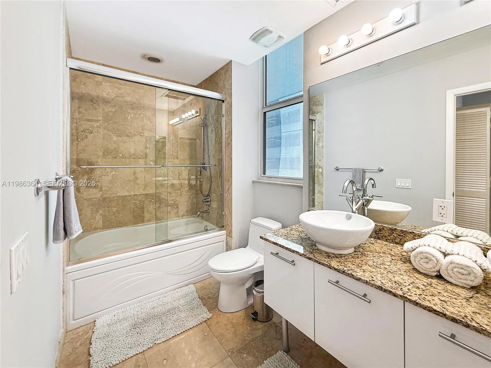 41 SE 5th St # 602, Miami, FL 33131 photo 13