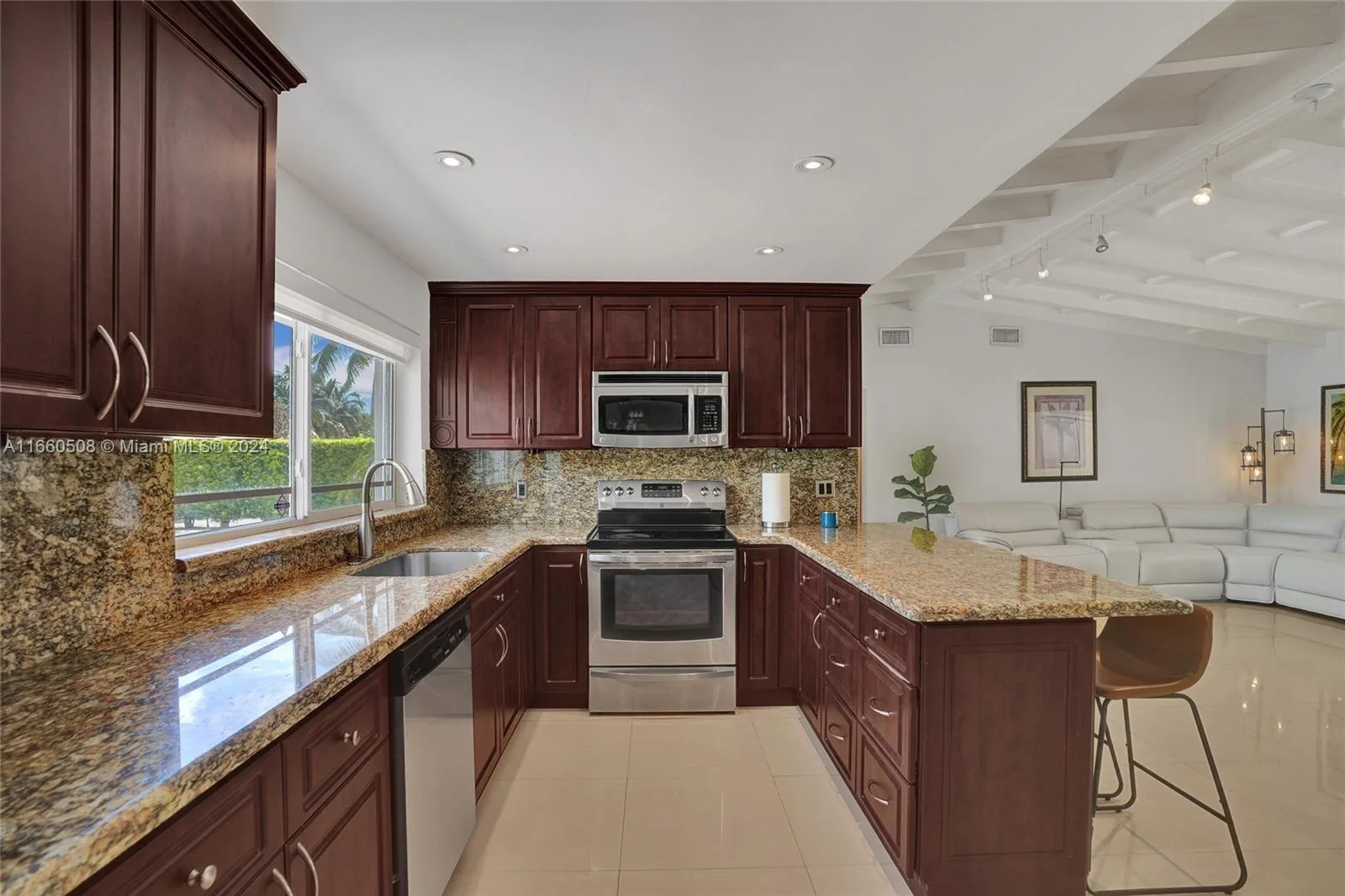 1910 N Hibiscus Dr, North Miami, FL 33181 photo 13
