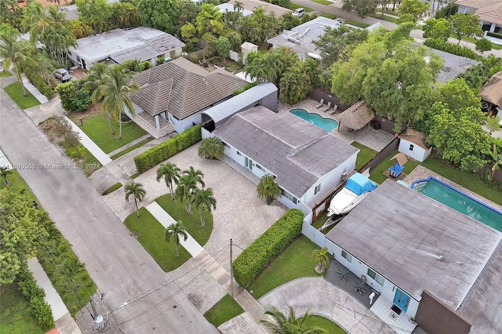 1910 N Hibiscus Dr, North Miami, FL 33181 photo 2
