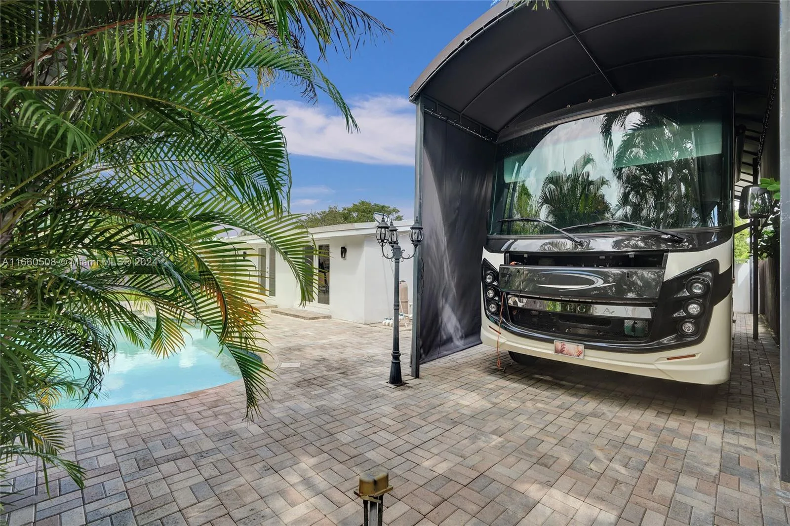 1910 N Hibiscus Dr, North Miami, FL 33181 photo 4