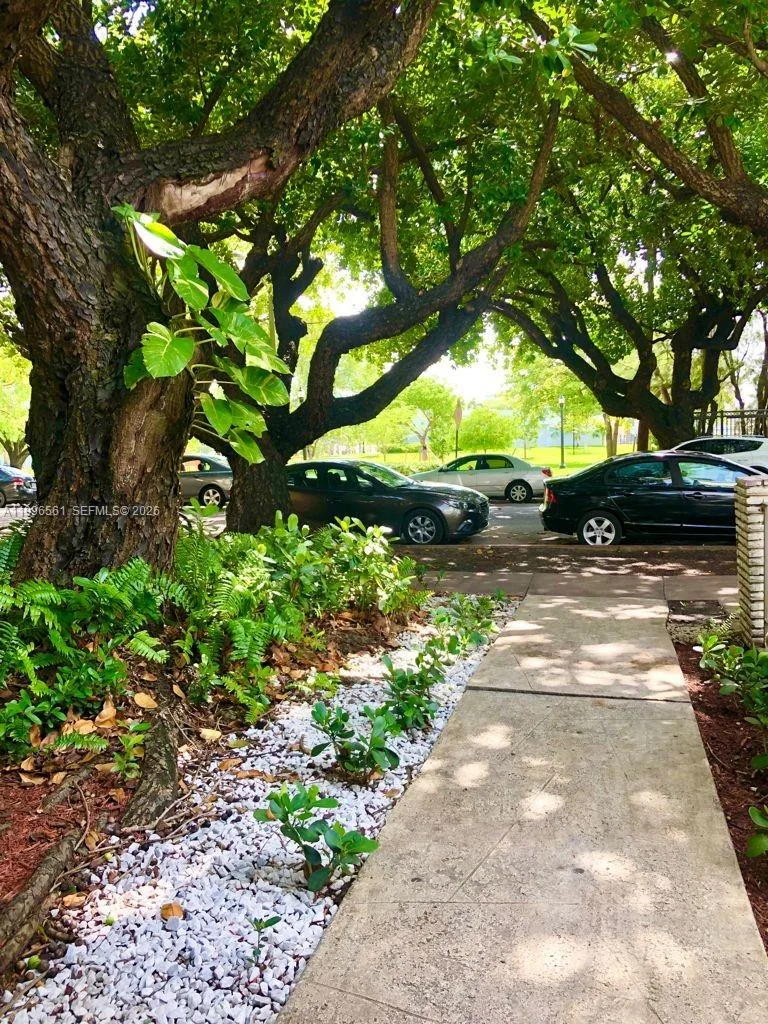 1325 Meridian Ave # 5, Miami Beach, FL 33139 photo 2