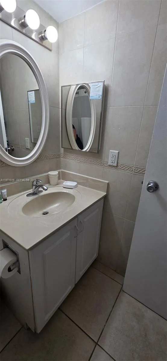 19201 Collins Ave # 1011, Sunny Isles Beach, FL 33160 photo 8