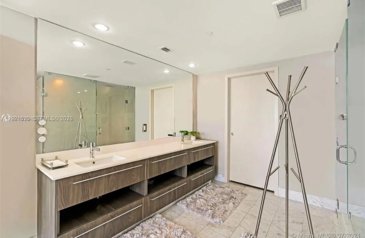 3131 NE 7th Ave # 2102, Miami, FL 33137 photo 2