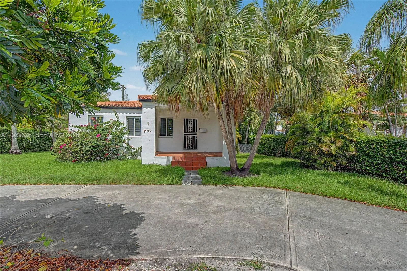 702 Boabadilla St, Coral Gables, FL 33134 photo 2
