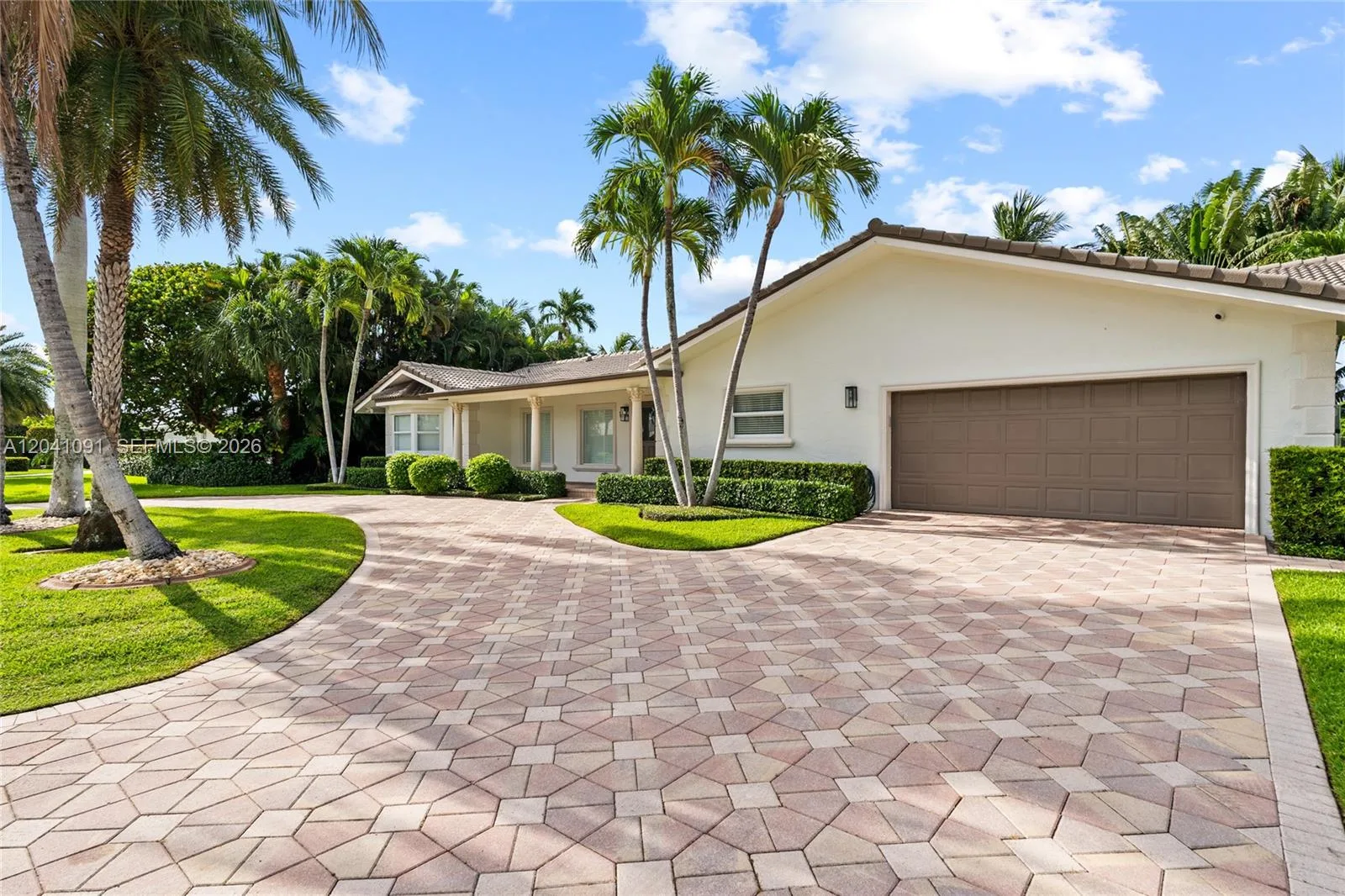 18 Eleuthera Dr, Ocean Ridge, FL 33435