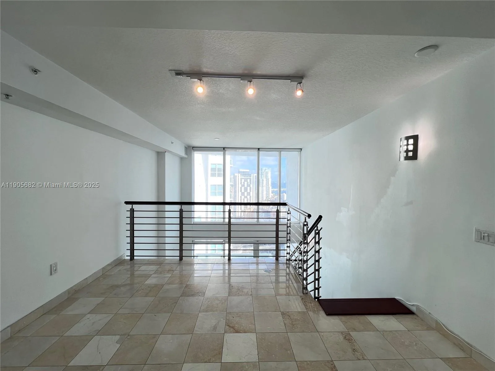 41 SE 5th St # 2211, Miami, FL 33131 photo 11