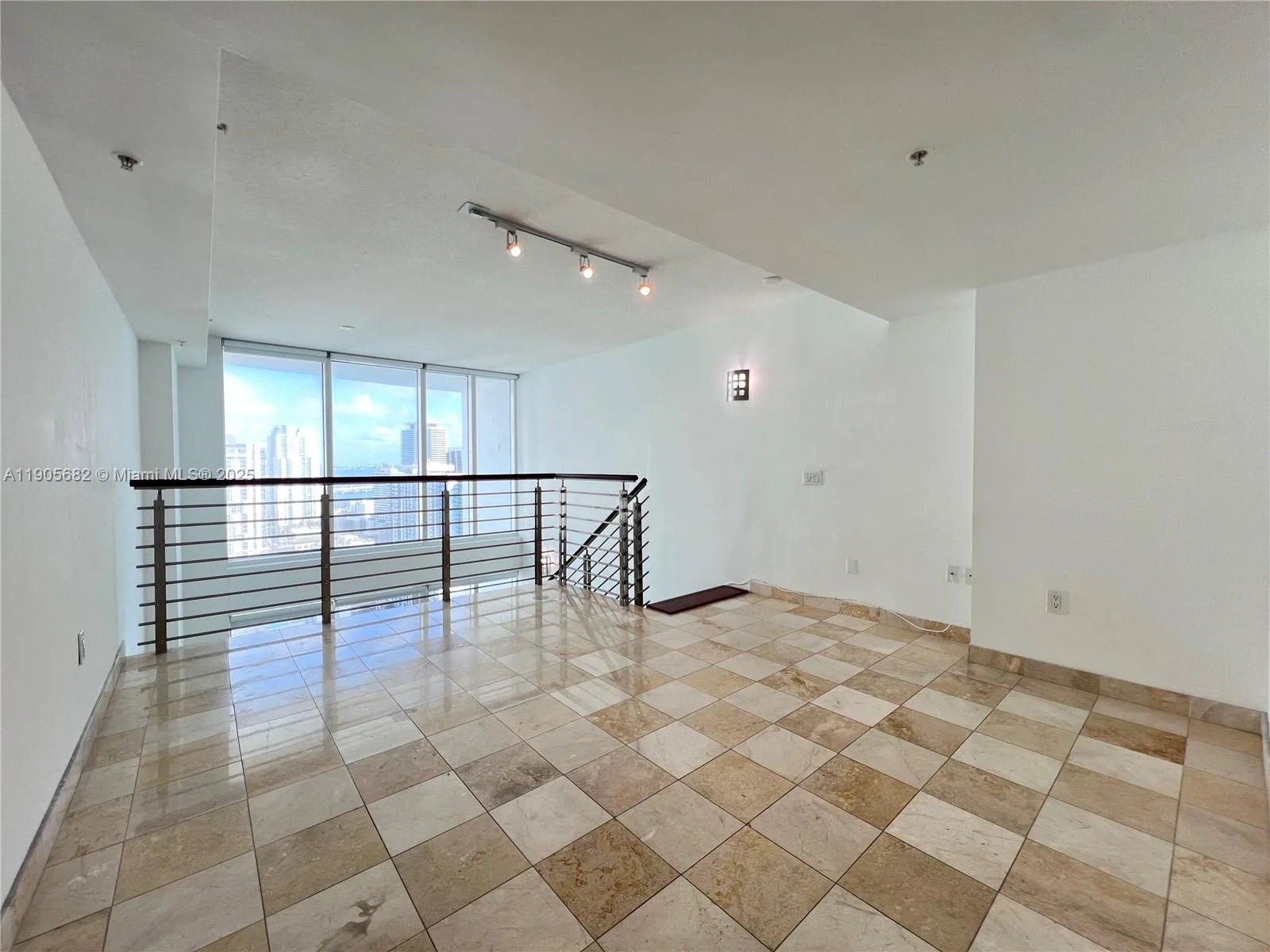 41 SE 5th St # 2211, Miami, FL 33131 photo 13