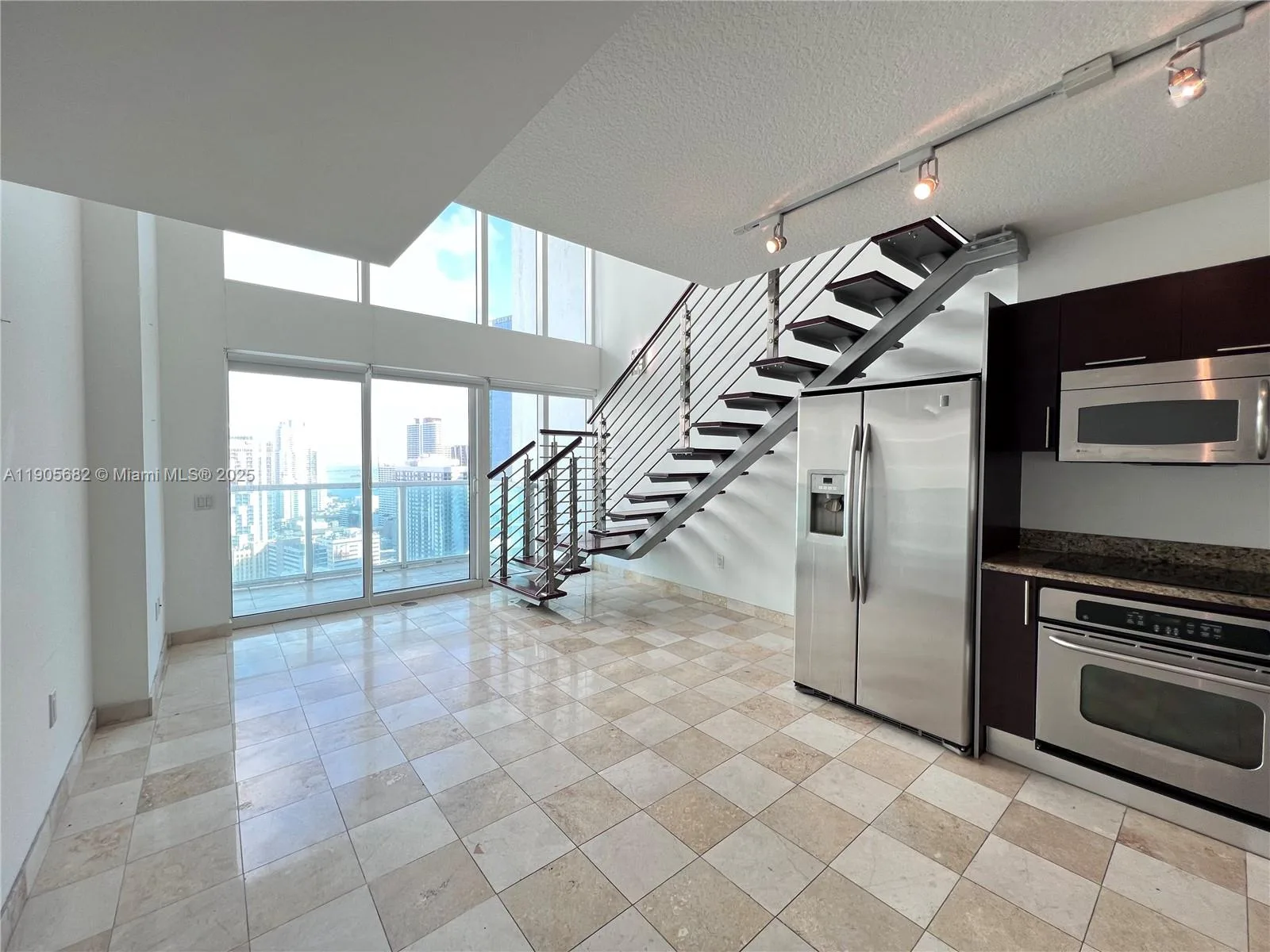41 SE 5th St # 2211, Miami, FL 33131 photo 2