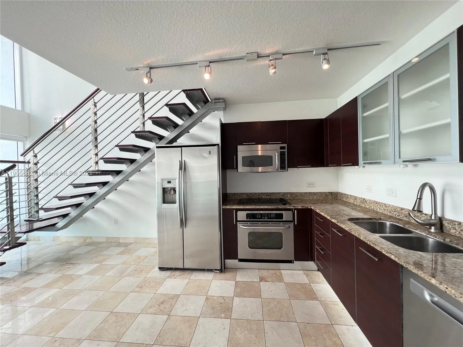 41 SE 5th St # 2211, Miami, FL 33131 photo 3