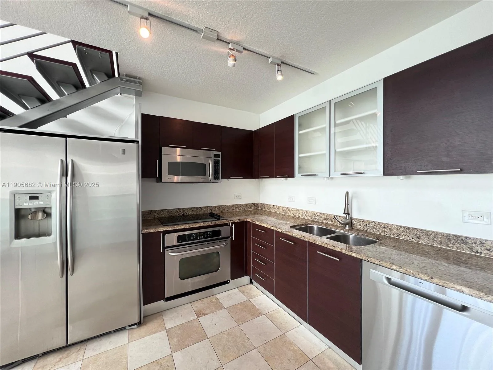 41 SE 5th St # 2211, Miami, FL 33131 photo 4