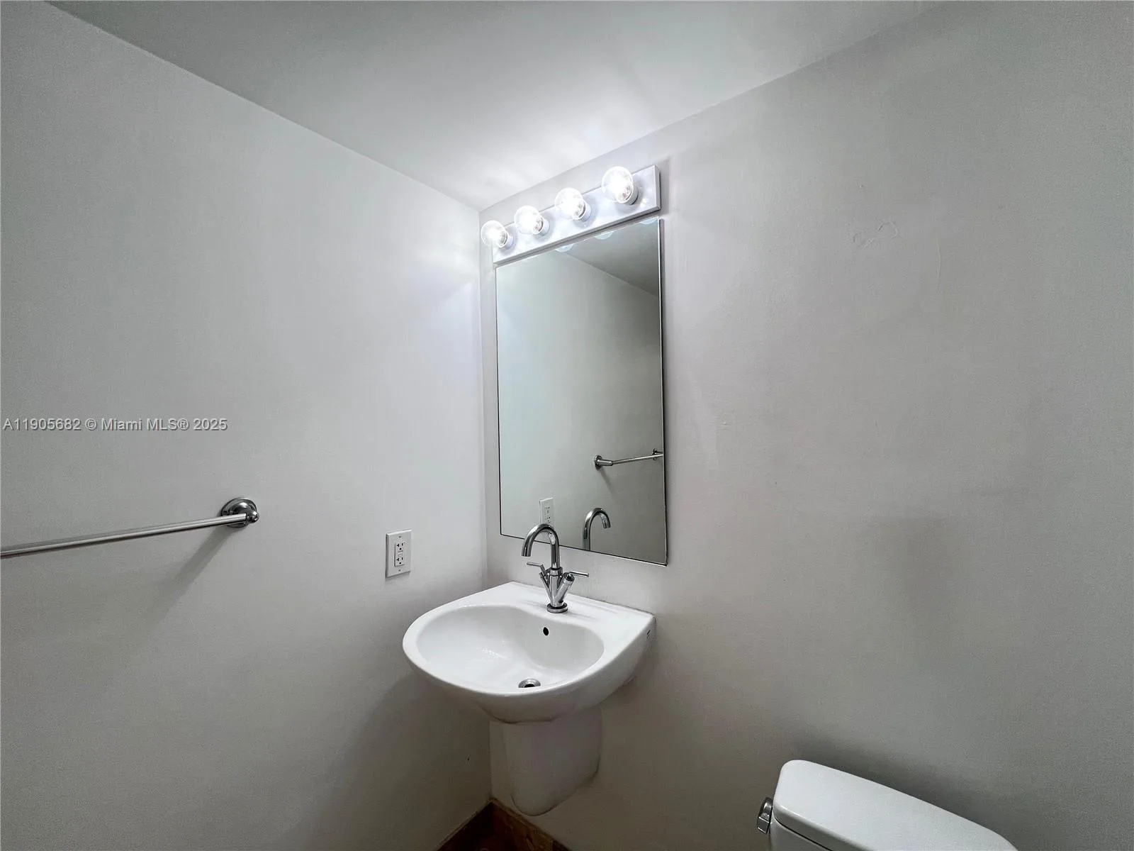 41 SE 5th St # 2211, Miami, FL 33131 photo 9