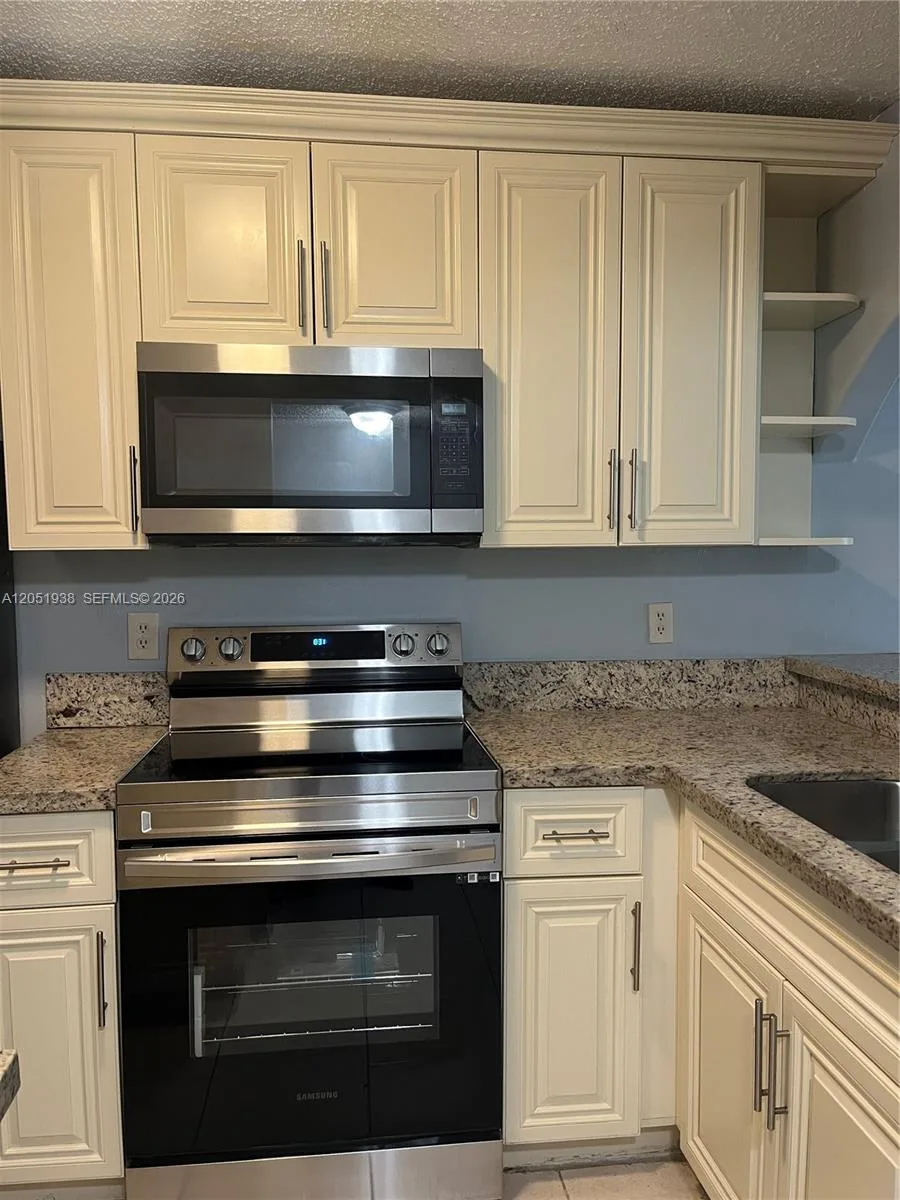 2740 FOREST HILLS BLVD # 202, Coral Springs, FL 33065
