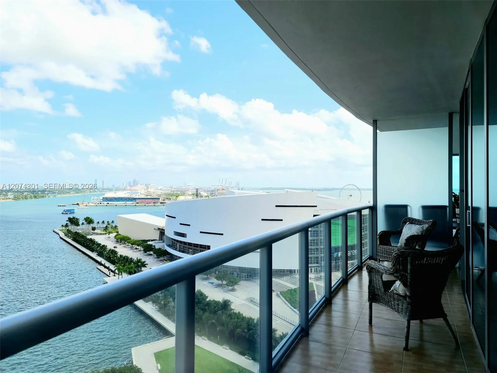 888 Biscayne Blvd # 1610, Miami, FL 33132