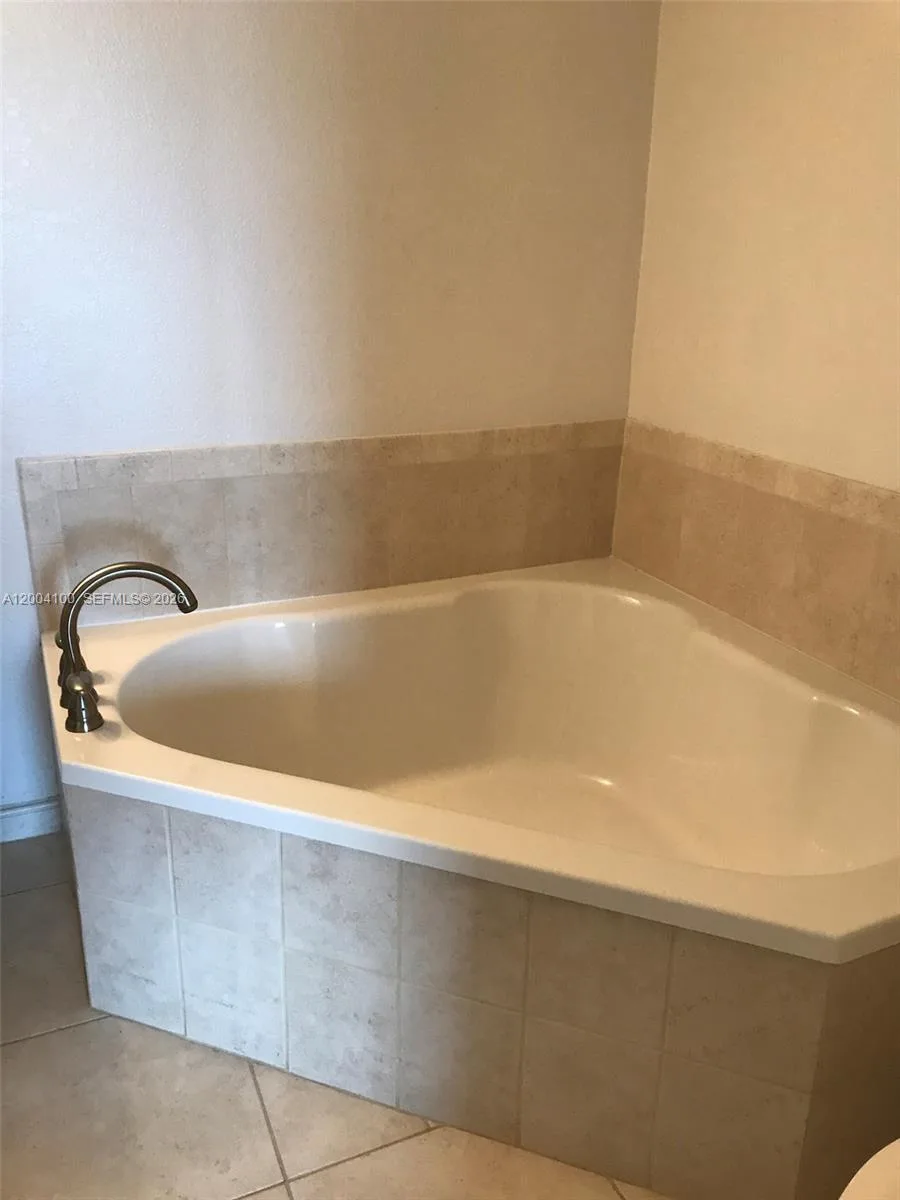 1830 Radius Dr # 407, Hollywood, FL 33020 photo 9