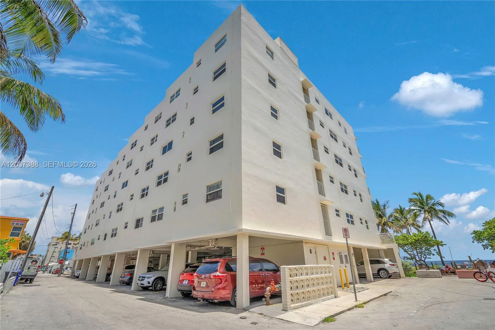 901 S Surf Rd # 506, Hollywood, FL 33019