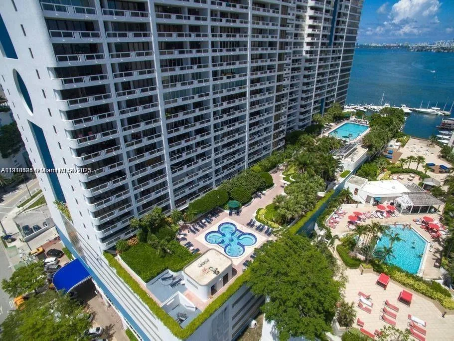 1717 N Bayshore Dr # A2746, Miami, FL 33132