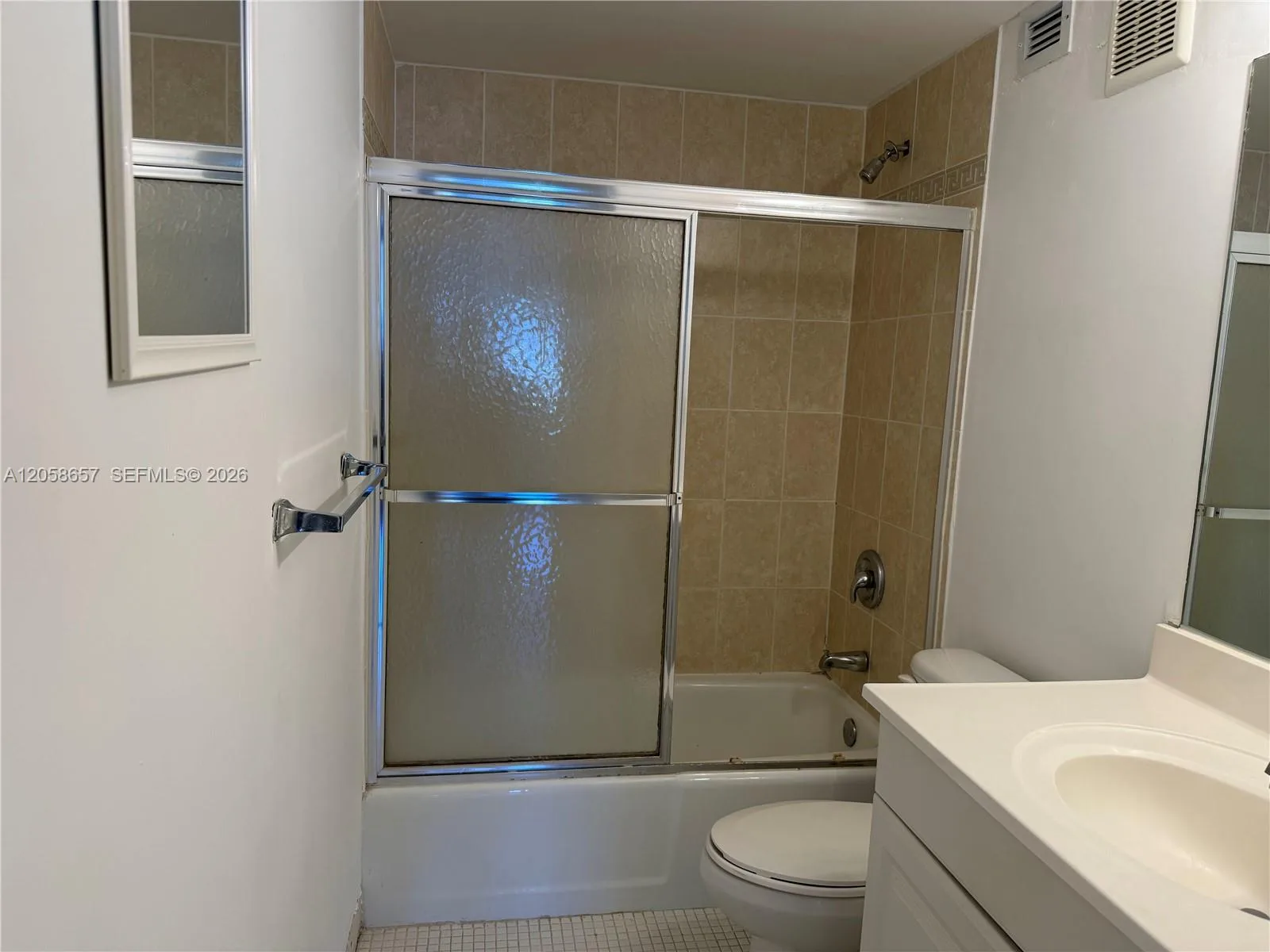 400 Kings Point Dr # 311, Sunny Isles Beach, FL 33160 photo 10